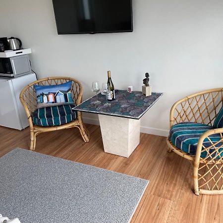 Atahu Bed & Breakfast Porirua Luaran gambar