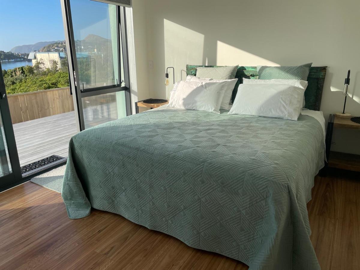 Atahu Bed & Breakfast Porirua Luaran gambar