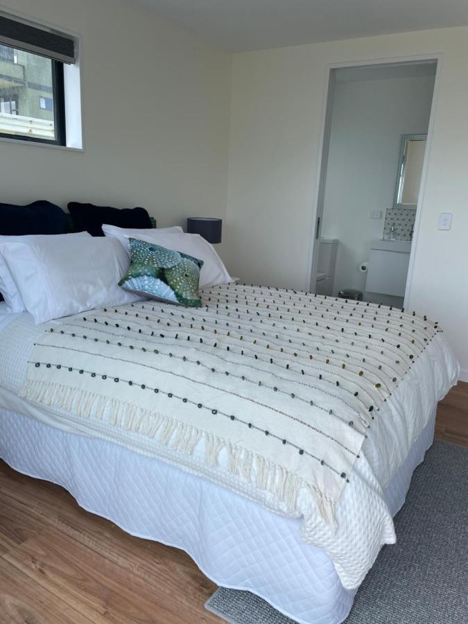Atahu Bed & Breakfast Porirua Luaran gambar