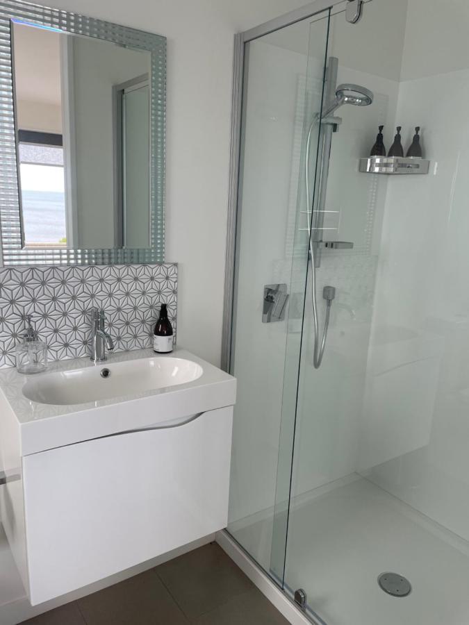 Atahu Bed & Breakfast Porirua Luaran gambar