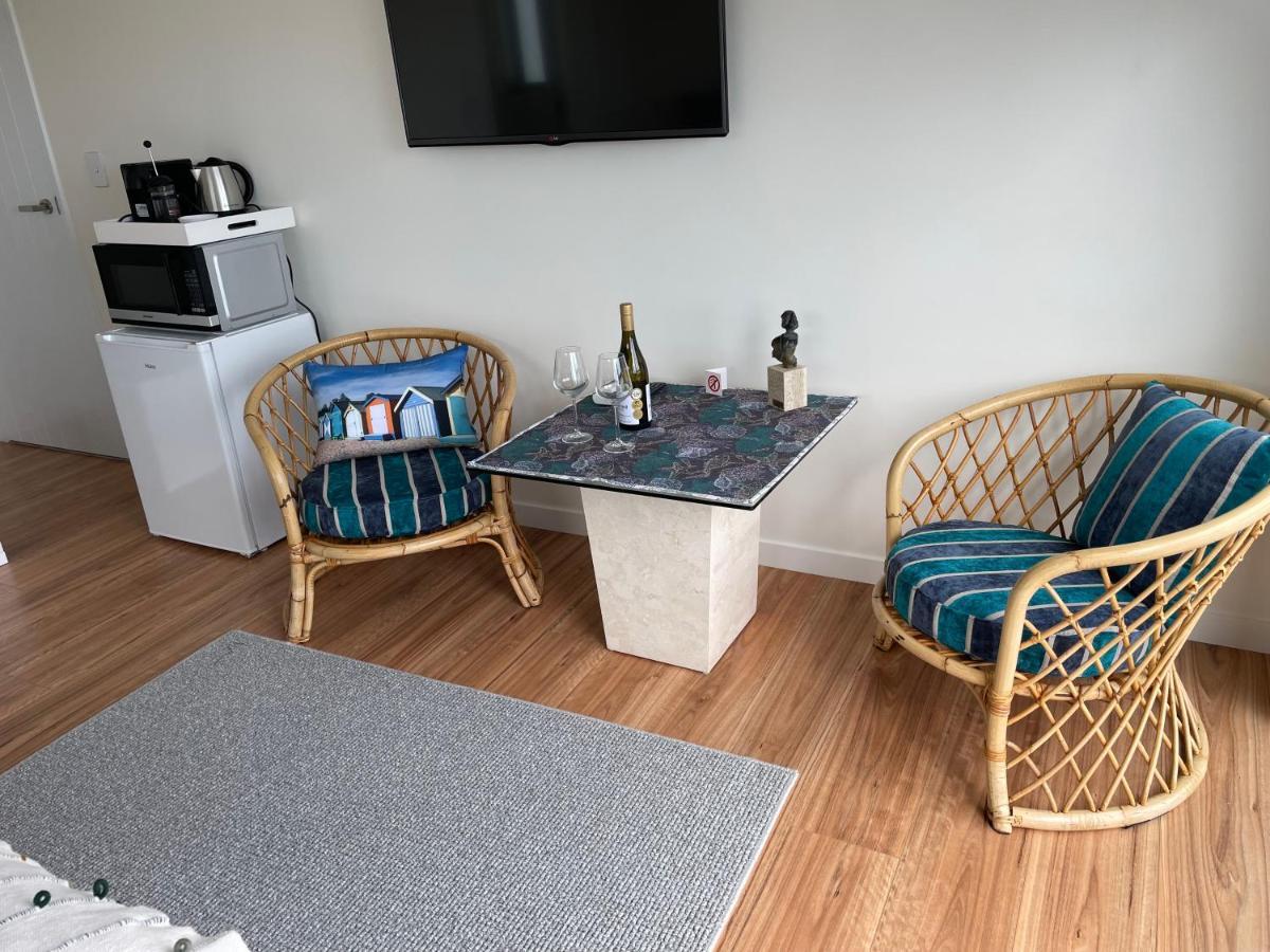 Atahu Bed & Breakfast Porirua Luaran gambar