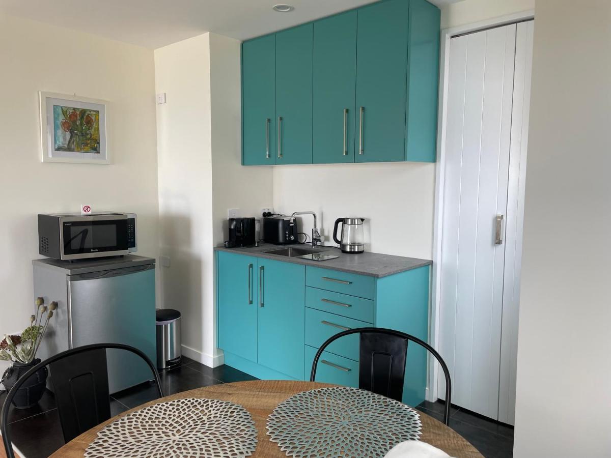 Atahu Bed & Breakfast Porirua Luaran gambar